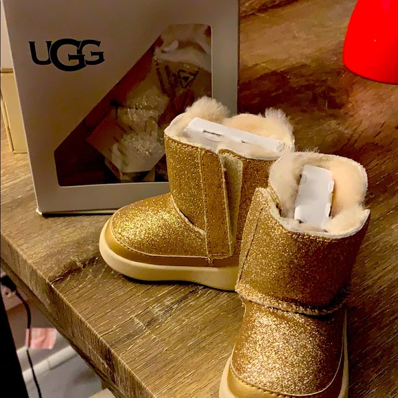 Baby Girl Glitter Ugg Booties - Picture 2 of 3